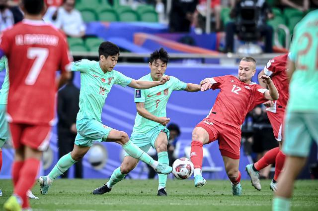 db真人官网-国足刷卡延续恩怨情仇?韦世豪对决阿菲夫几无可能