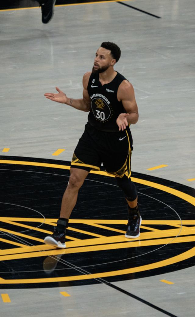 db真人官方网站-格林与库里错峰出行 勇士终寻第二阵容赢球答案?